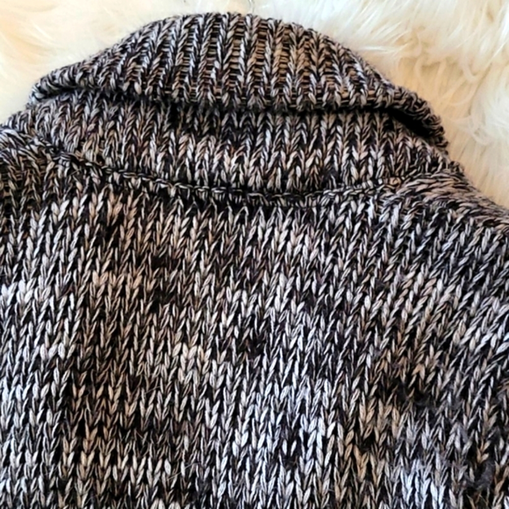 Black & White Cableknit Toggle Button Sweater - image 8